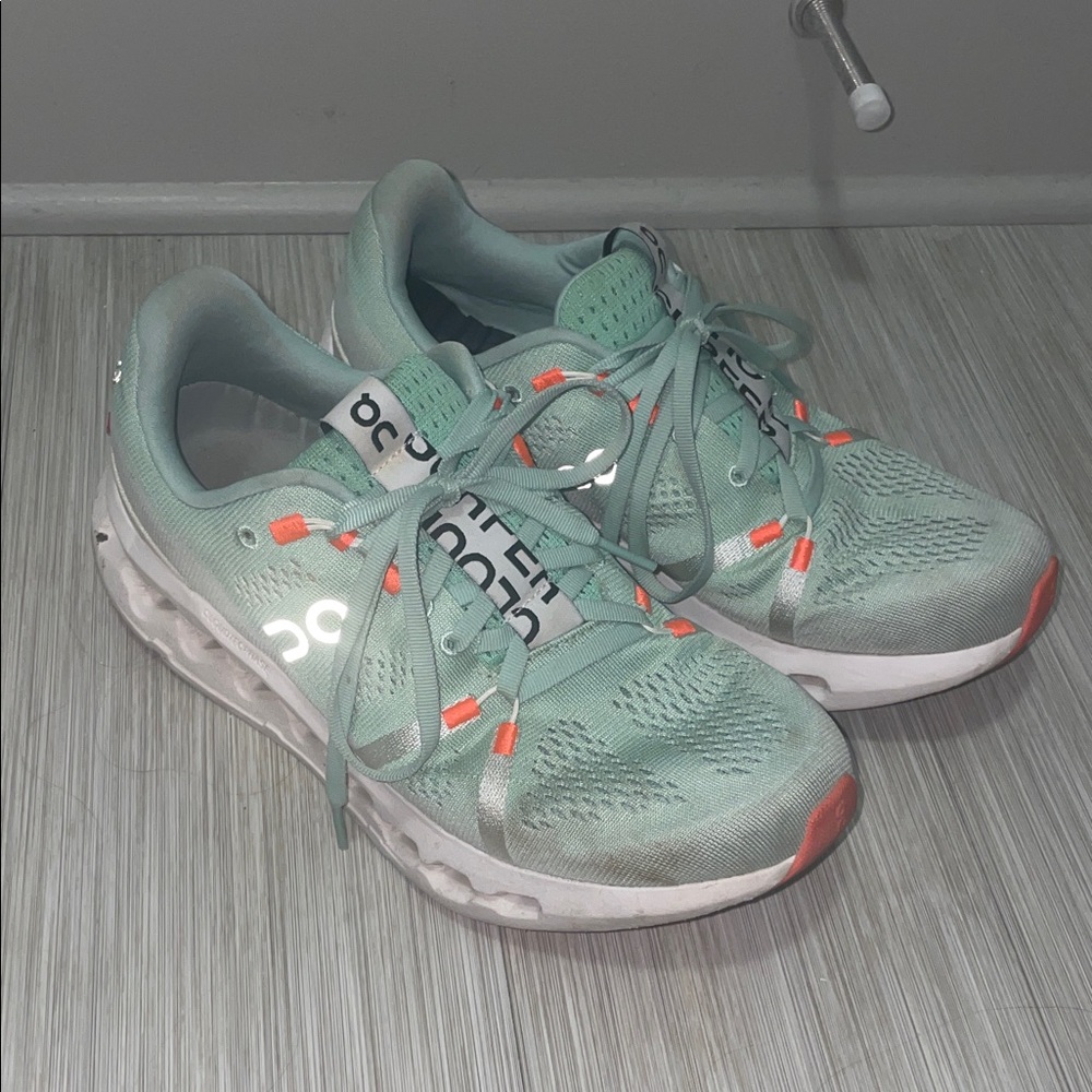 On Running cloud surfer Athletic Shoes in Mint Green and Coral